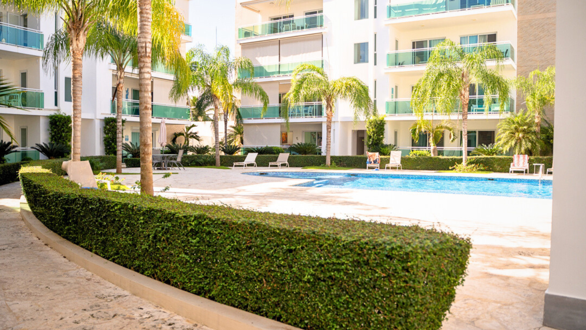  Mia Hermosa Balconies