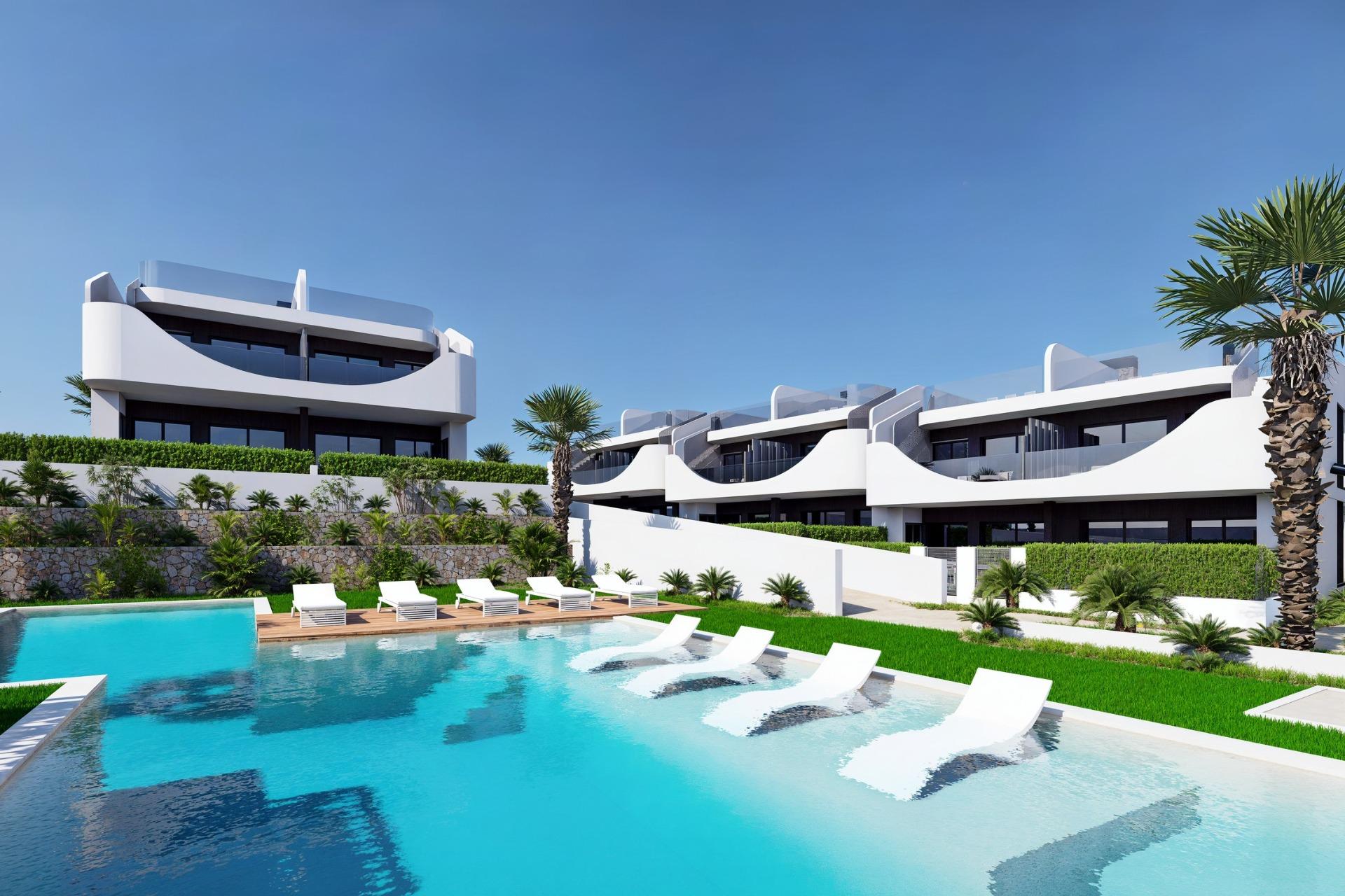 Nowo wybudowane bungalowy w San Miguel de Salinas - natura, golf i komfort