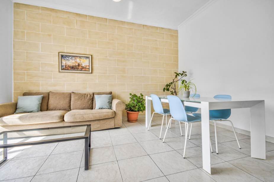 St Julian’s | Top floor | 3 bedroom apartment |