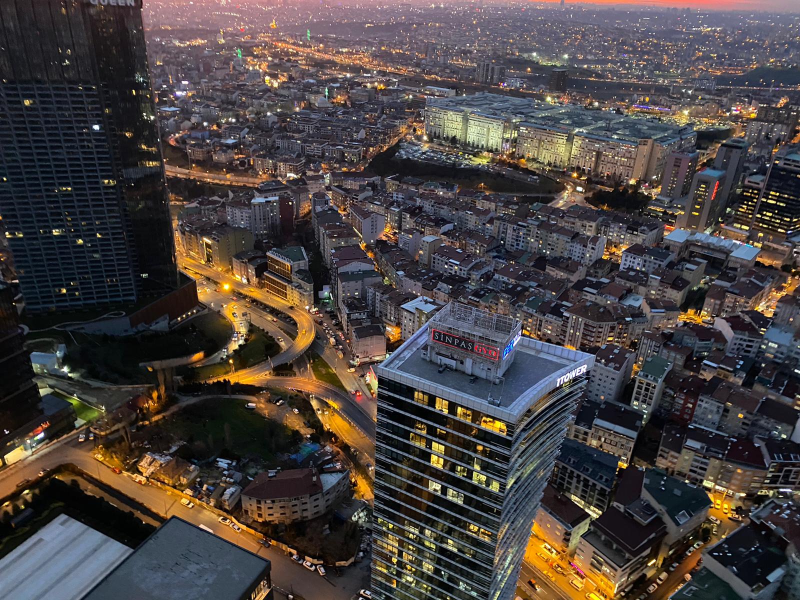 Luksusowy Wieżowiec Mieszkalny w Dzielnicy Şişli, Stambuł 