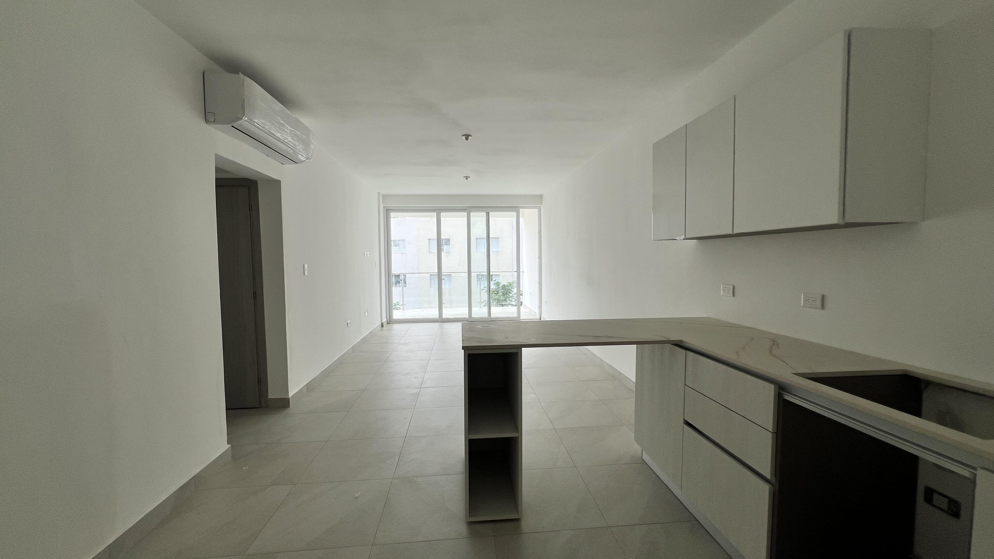 Moderne Zwei-Zimmer-Wohnung in der Nähe des Strandes Arene Gorda