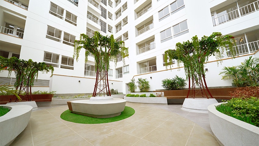 Rozpocznij nowe życie w Santa Beatriz – Projekt Iconik