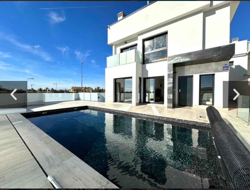 Luksusowa Willa w Los Alcázares z widokiem na morze.          