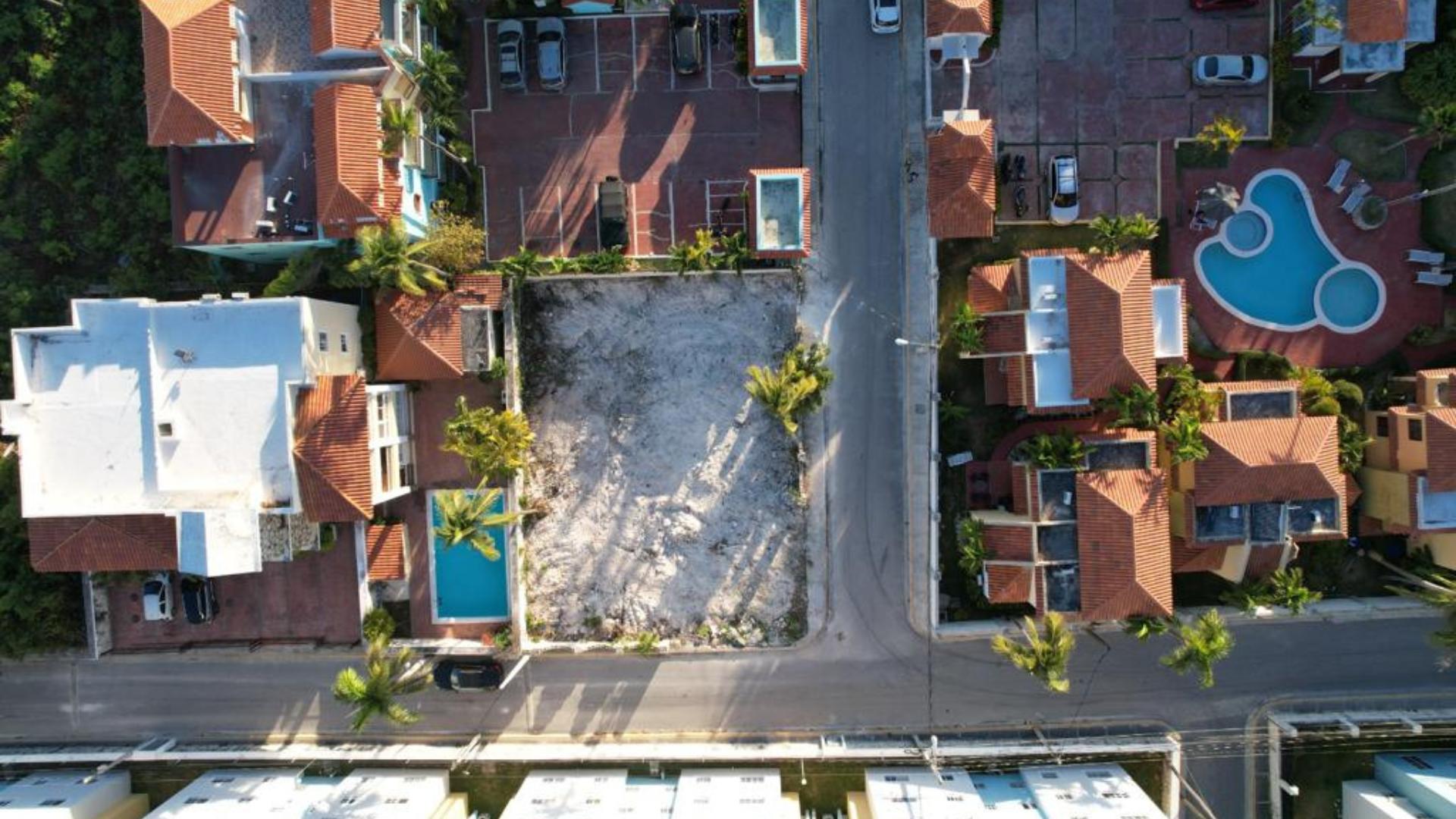 Prime 500 Sqm Lot with Ready-to-Build Project in Corales Bávaro walking distance to the beach excellent opportunity to own a 500 sqm lot in the exclusive Corales Bávaro area