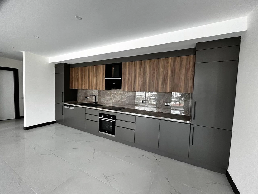 Einzigartige 2+1-Wohnung im größten Komplex in Oba in Alanya zu verkaufen